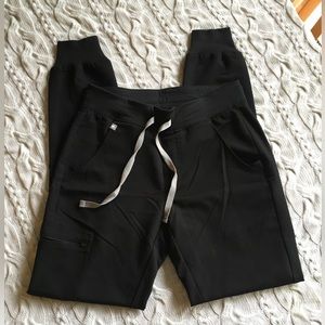 Figs xs tall black scrub pants